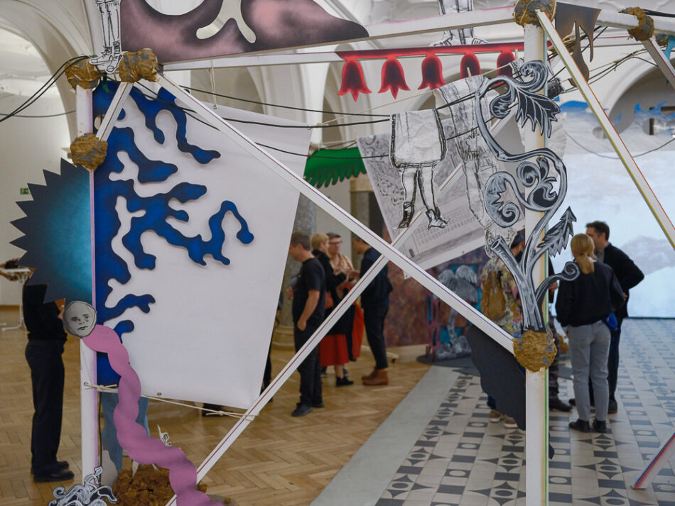 Dsf5702-950x713 in Beauty and the Truth Rathausgalerie München